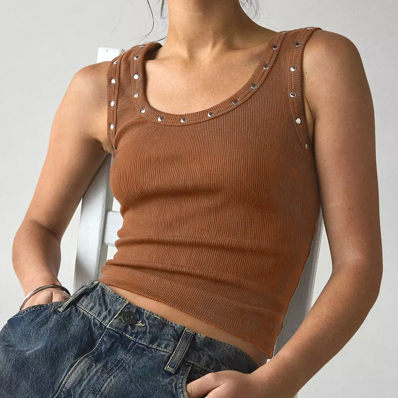 Top corto a costine con rivett - Tank Top Ribbed recensione e prezzo